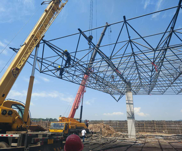 常源焦化煤倉封閉網(wǎng)架工程案例